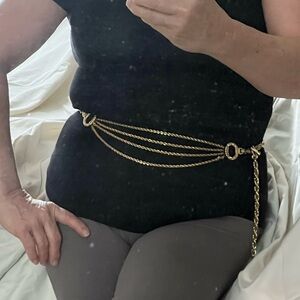 Awesome retro gold link swag belt size medium